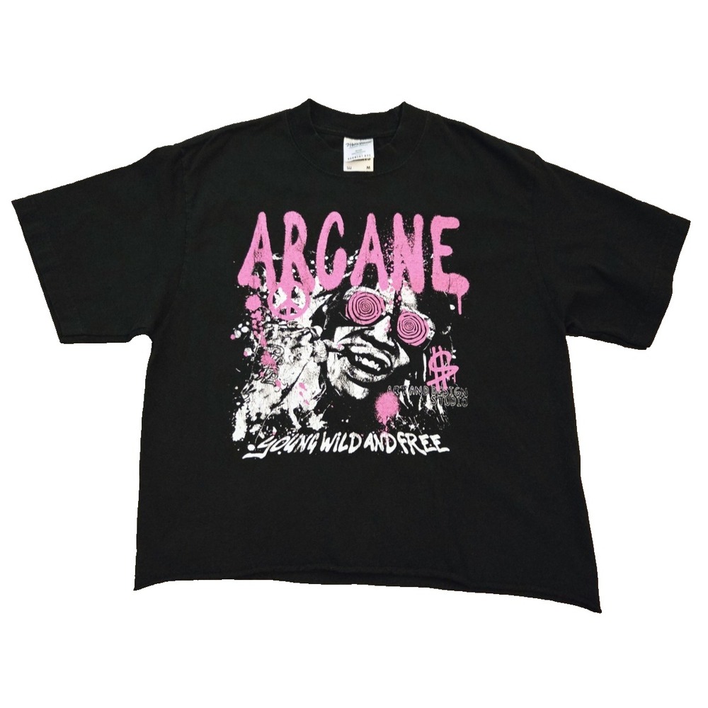 Shaka Wear Streetwear Arcane World Famous Tshirt Young Wild &Free Black Pink Med
